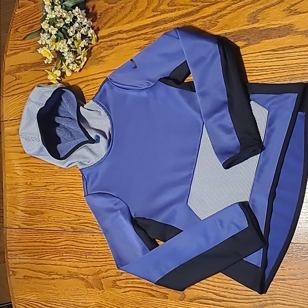 Nike Athletic EUC Hoodie  / Sweatshirt - Girl's Medium